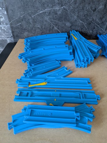 Tomy blue yellow plastic - &, n